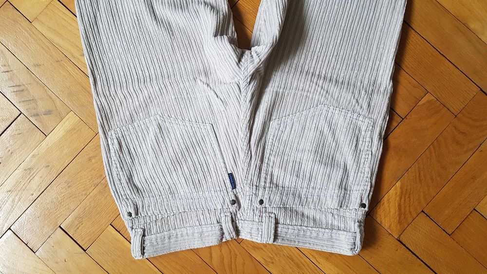 Spodnie jasne bezowe material ( nie jeans ) rozmiar S/M