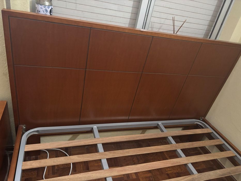 Cama e estrado de casal