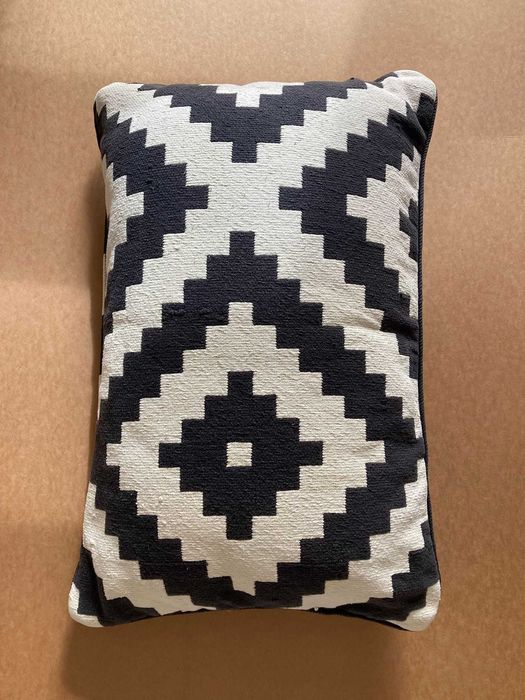 Almofada Penas Branca e Preta Ikea 40x60