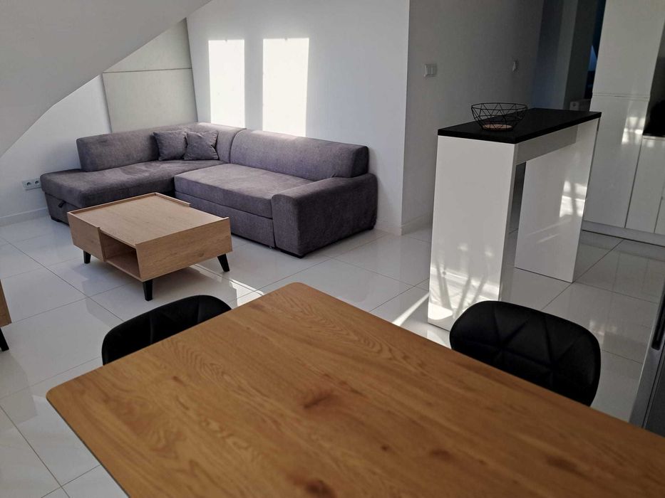 Jasne mieszkanie z tarasem i garażem – spokojna okolica, Tychy