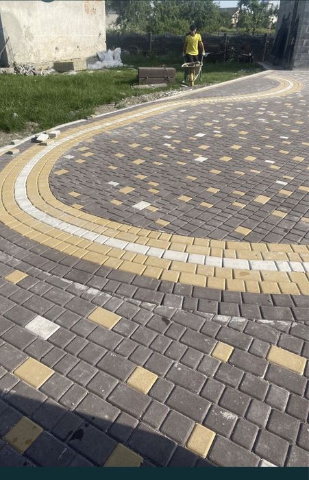 Укладання бруківки монтаж бруківки