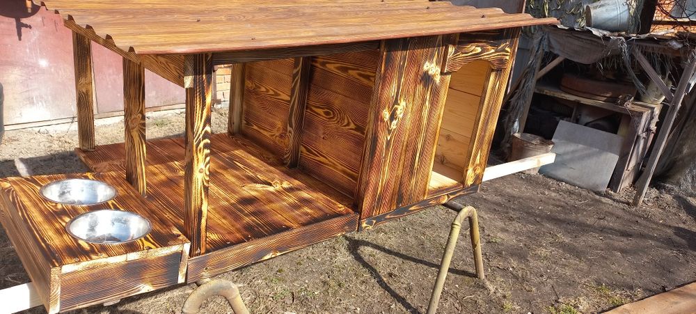 Будка для собак  з терасою