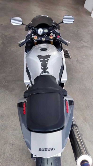 GSXR 1000 K3 // Estado novo (poucos kms)