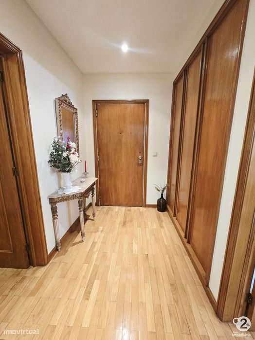 Apartamento T2 em Vilar do Paraíso ( Vila Nova de Gaia )