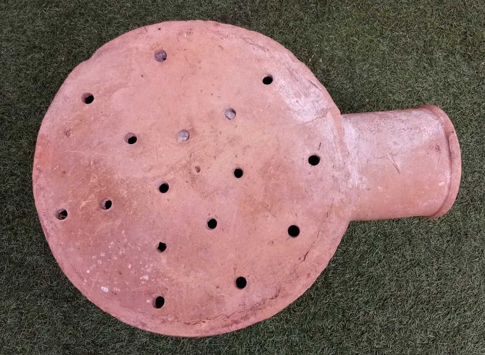 Lousa, Ninho para coelhas em terracota 46X34X25 cm, anos 60