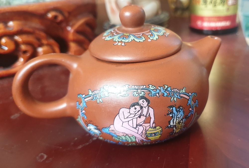 Чайник Китай.Ручная работа100%исинская глина. Интересный вариант.