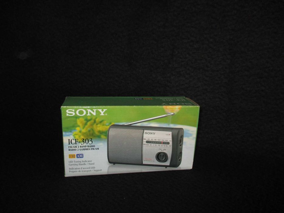 Rádio Portátil Sony ICF‑303 FM/AM Completo com Caixa e Manual