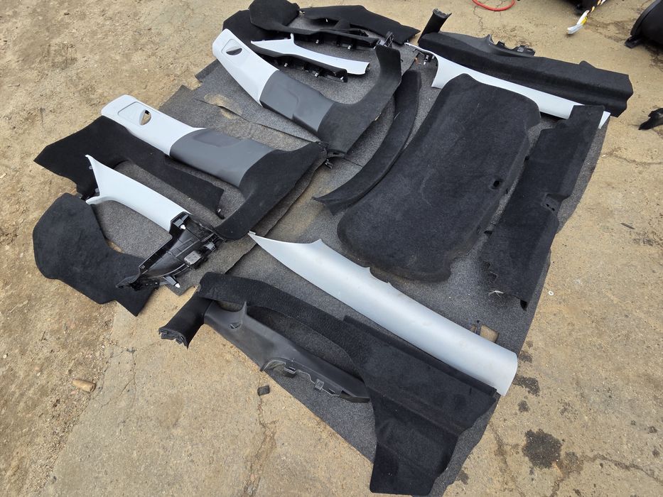 Пластик салона Tesla Model 3 Highland