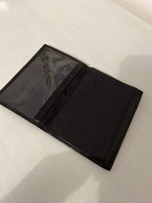 Czarny portfel ze skory