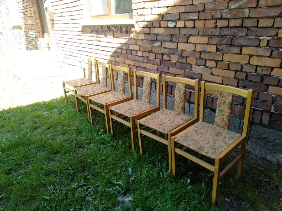 Stare krzesła  6 sztuk.