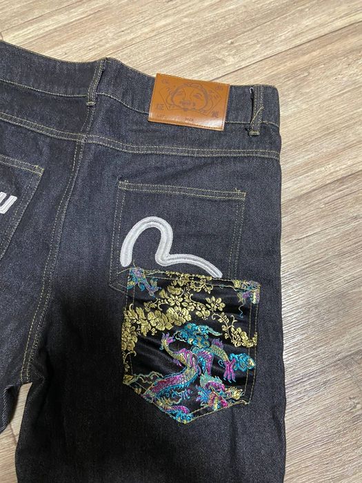 Продам шорты Evisu