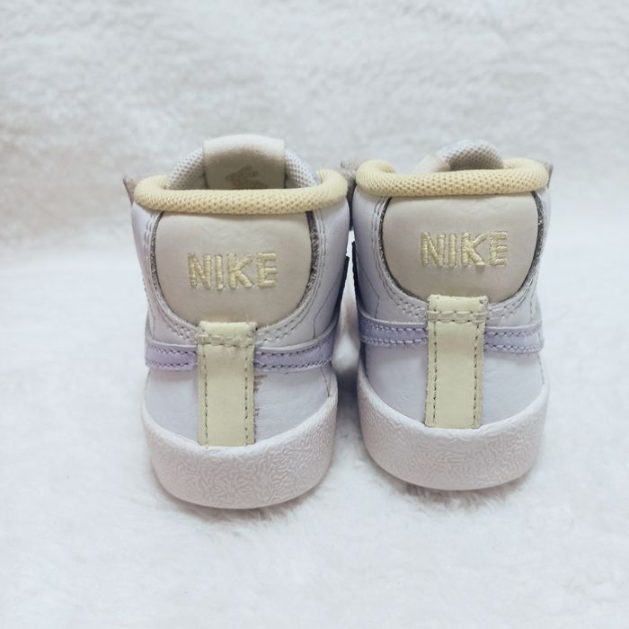 Оригінал NIKE Шкіряні кросівки,хайтопи,черевики для дівчинки,22 розмір