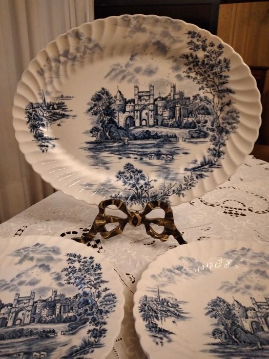 Loiça Inglesa Johnson Brothers Ancien Towers. Em otimo estado