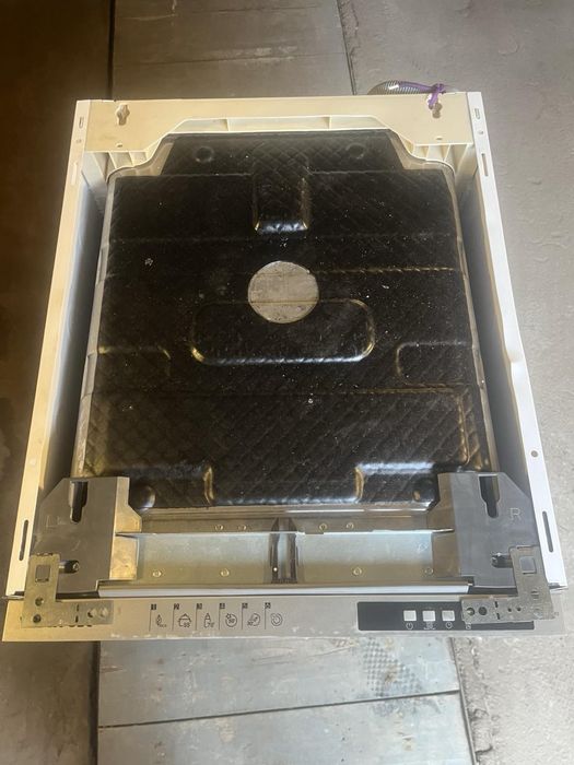 Посудомийна машина вбудована 45 см Vestfrost BDW4510