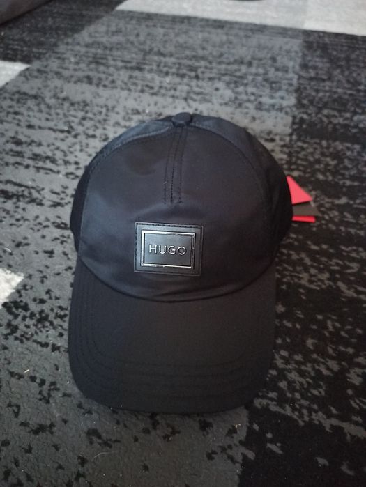 Продам кепку Hugo, Guess