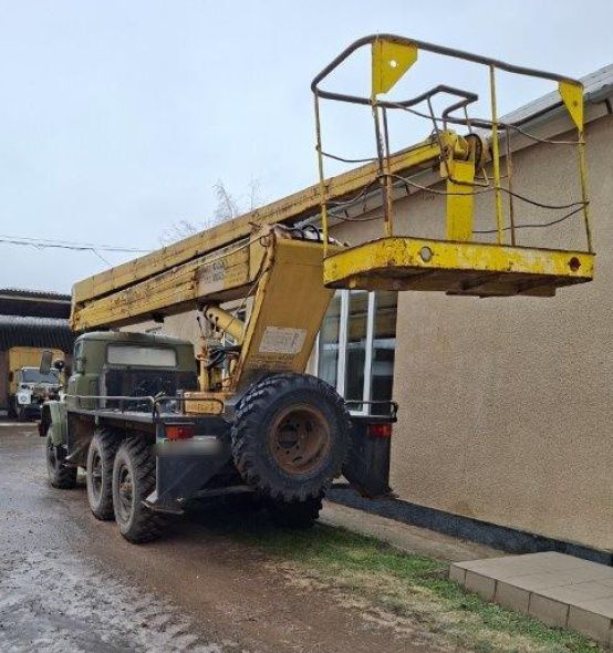 Зіл 131  Автовишка ВС 22  в ідеальному стані !
на базі Зіл 131
В Ідеал