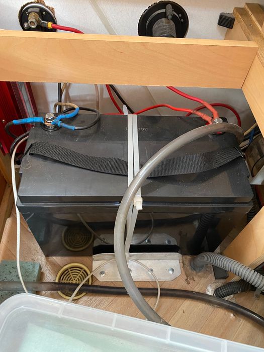 Продаємо улюблений сімейний причеп кемпінг Burstner