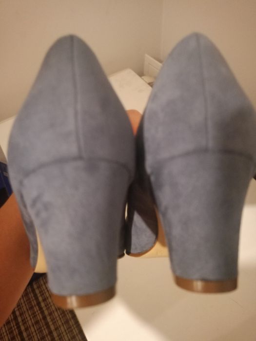 Nowe buty zamszowe 38