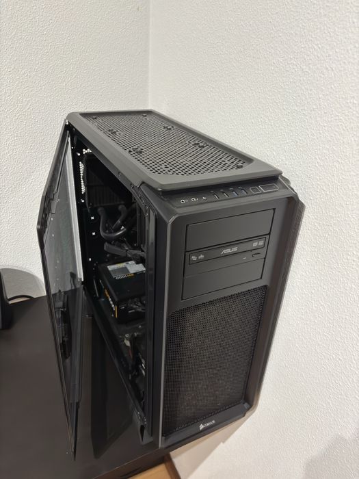 Corsair graphite 760T