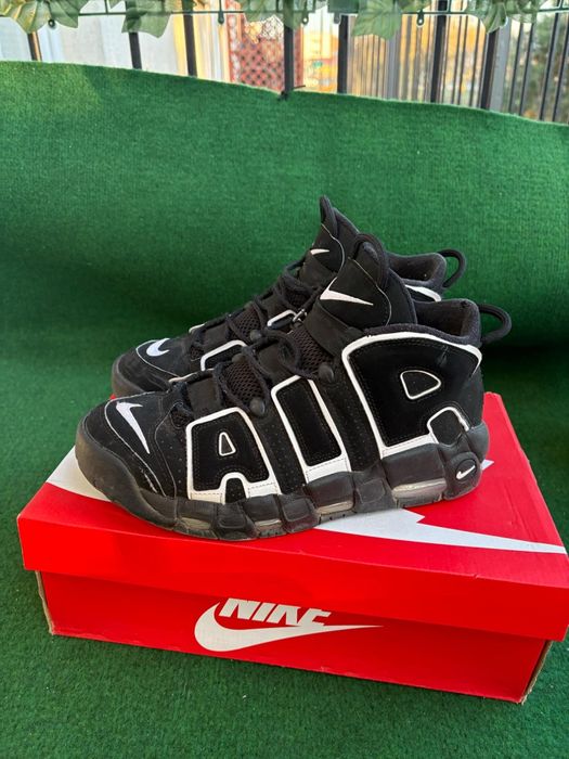 nike uptempo black