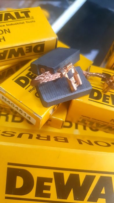 щітки DeWalt 6х16х26 вихід згори оригінал N404514