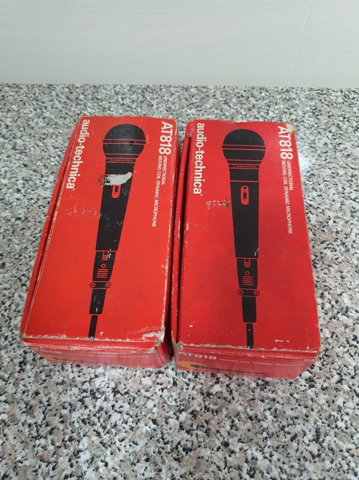 2 micros com fio e suporte