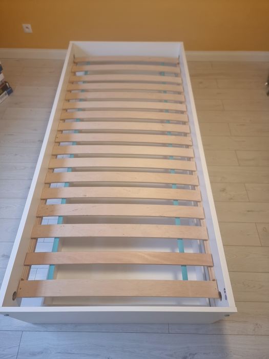 Łóżko jednoosobowe młodzieżowe 90x200