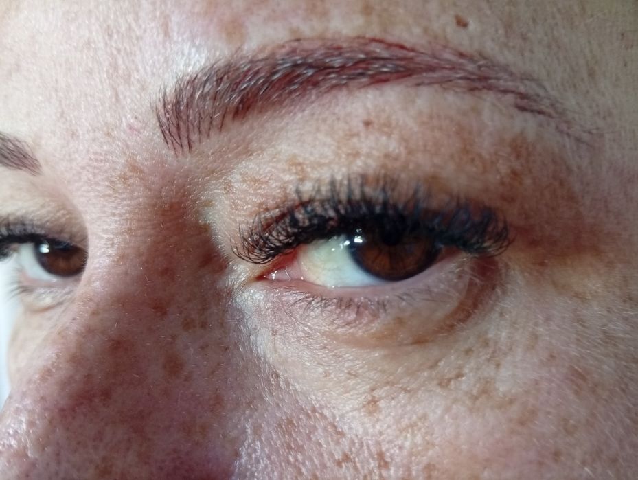 Cílios e sobrancelhas