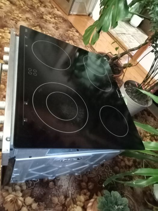 Набір б/у електрична поверхня і духовка