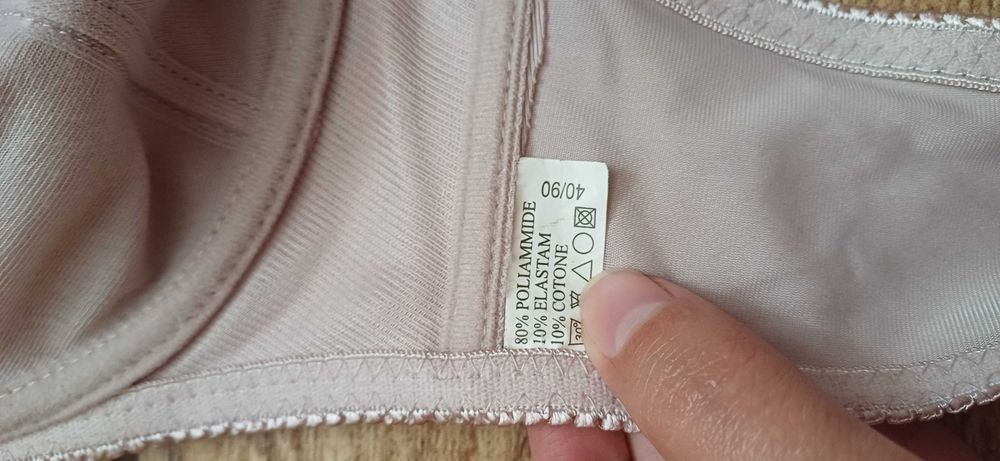 Liliowy koronkowy biustonosz r. 90 C