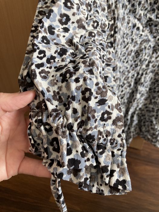 Sukienka mini z kopertowym dekoltem ZARA