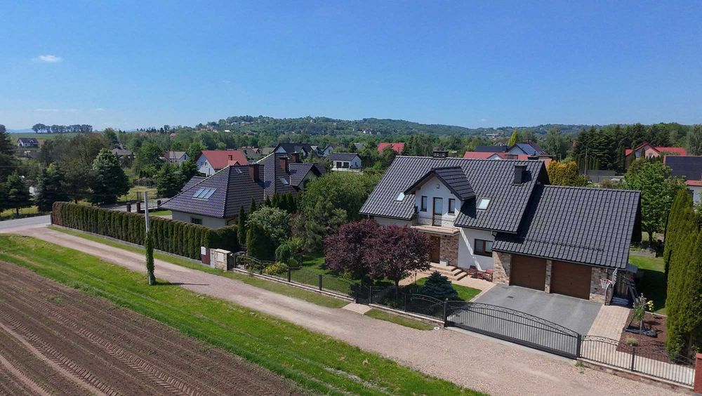Dom z garażem dwustanowiskowym bez pośredników