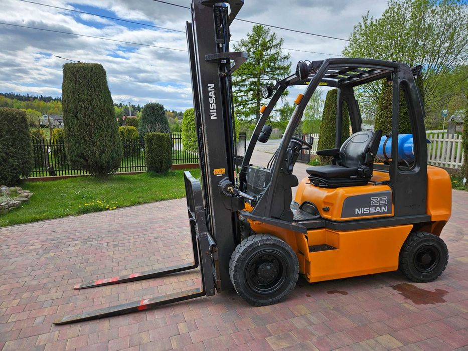 Wózek Widłowy Nissan 2.5T LPG 2003r Triplex 6m UD02A25PQ