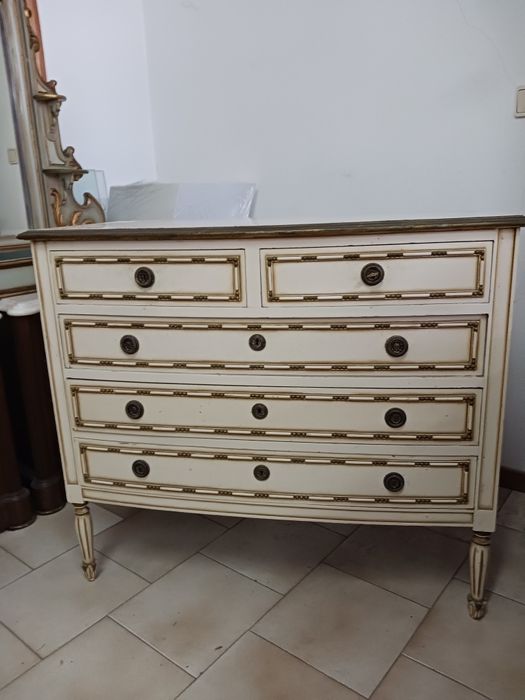 Cómoda Luís XVI. Lacada