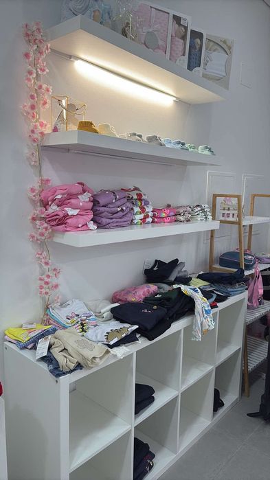 Móveis de loja como novos