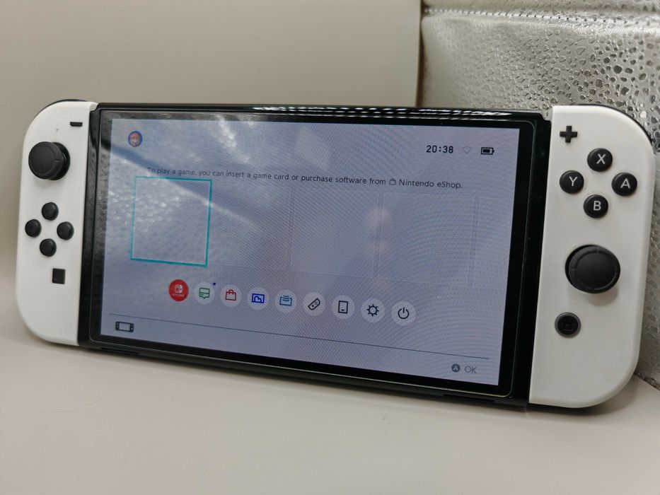 Nintendo Switch OLED 4x Joy Con Karta 128GB Etui i inne dodatki BIAŁA