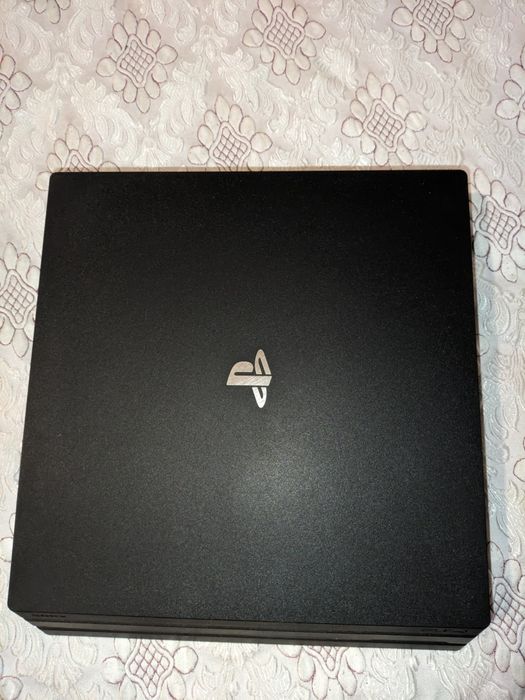 Vendo PS4 Pro 1Tb €250,  preço justo