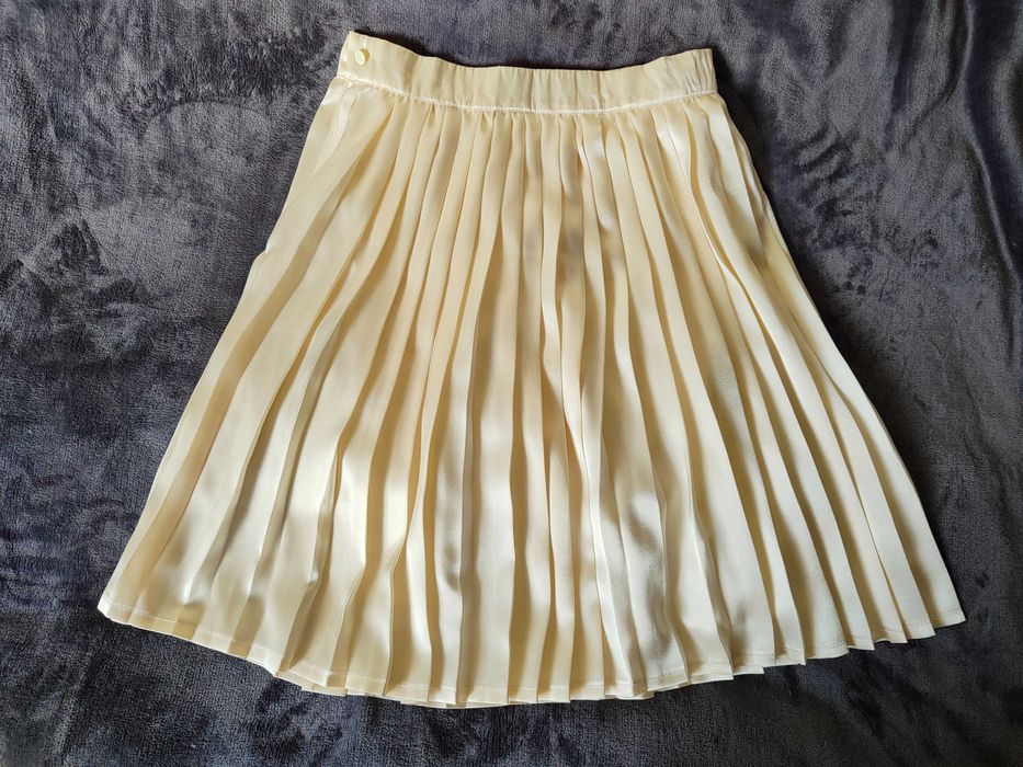 Klasyczna, plisowana spódnica w świetnym stanie
