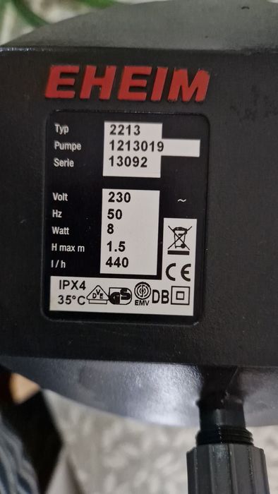 Aquário e bomba de água