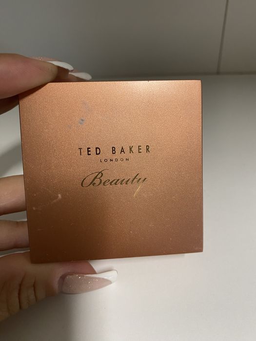 Ted Beker bronzer i rozświetlacz