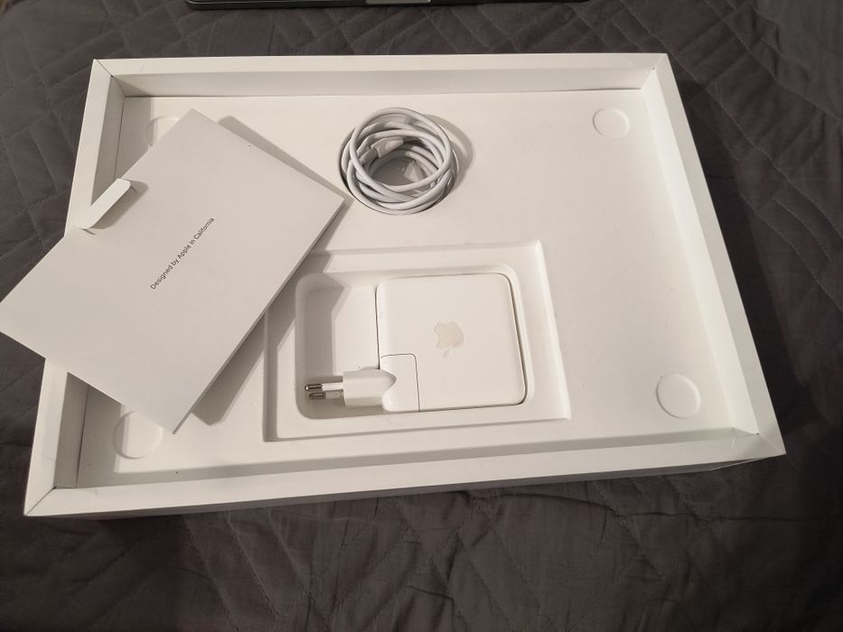MacBook Pro 13" M1 | 16GB RAM | 256GB SSD | Tylko 132 cykle baterii! | BOX