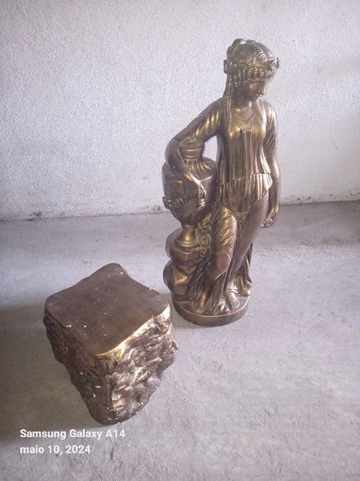 Estatueta com base
