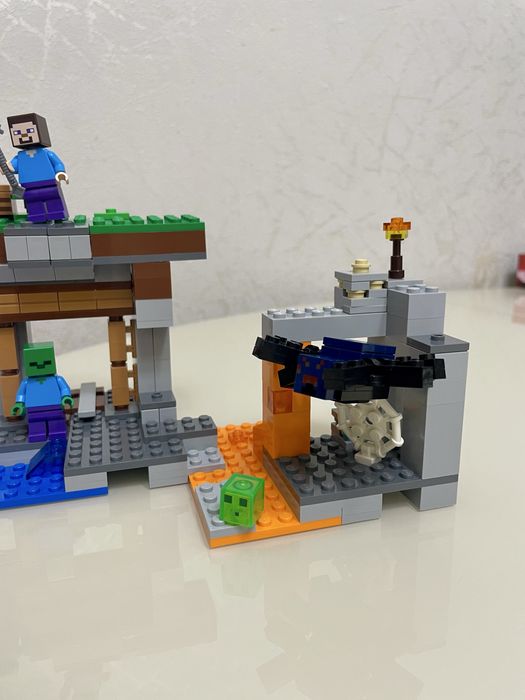 Оригінал! LEGO Minecraft покинута шахта
