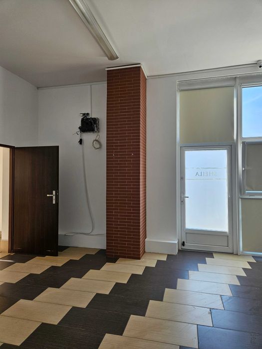 hala z biurem do wynajęcia