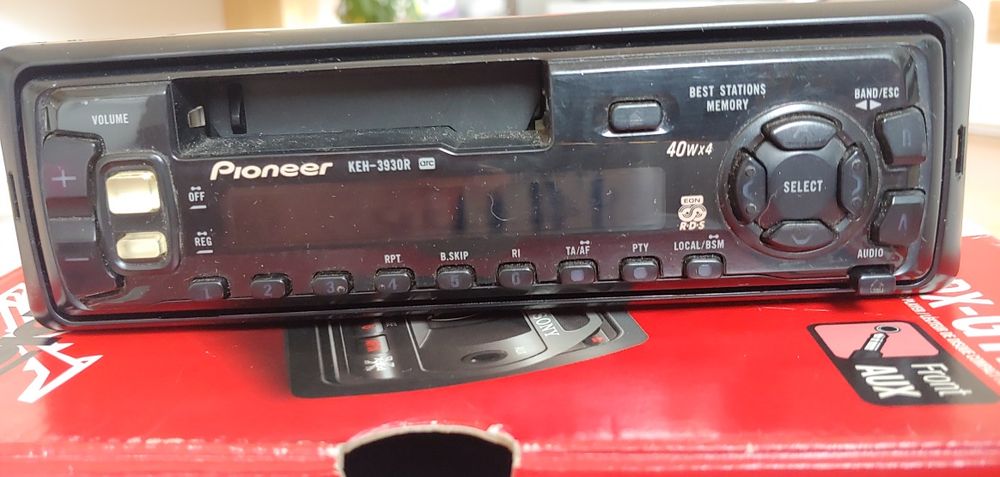 Radiomagnetofon samochodowy Pioneer