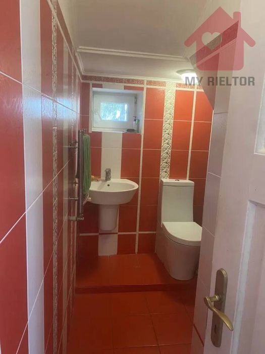 Продаж просторого будинку !