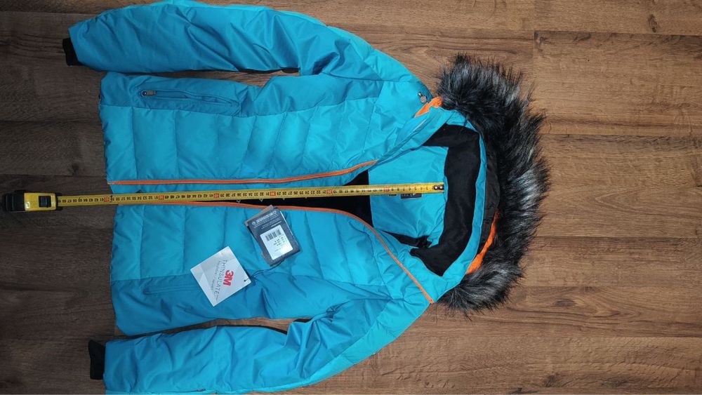 Продам нову куртку.