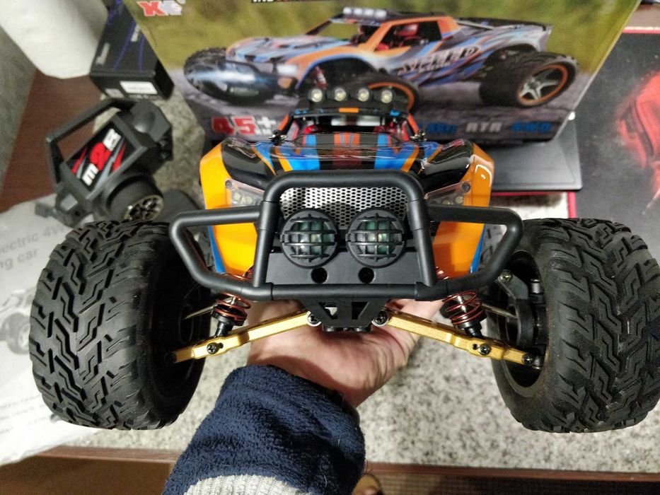 RC машинка WLtoys 104009 1/10 4x4 rc з LED підсвіткою Нова в коробці