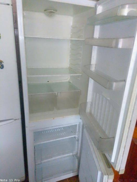 Терміново продам двокамерний холодильник Indesit