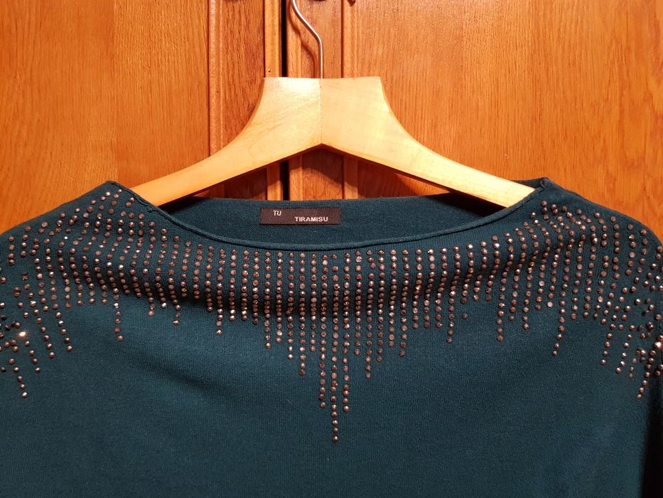 Продам нарядну кофту М